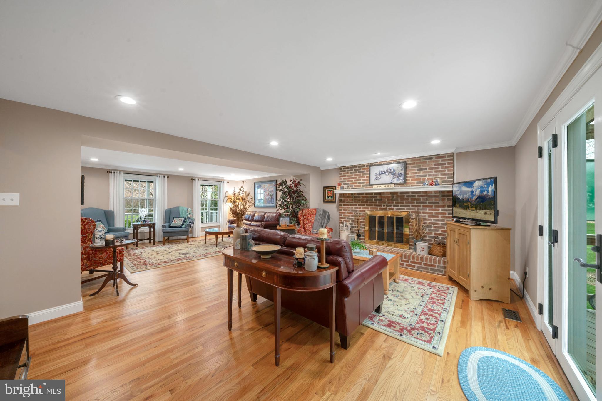 5905 CHAR LEIGH CIRCLE