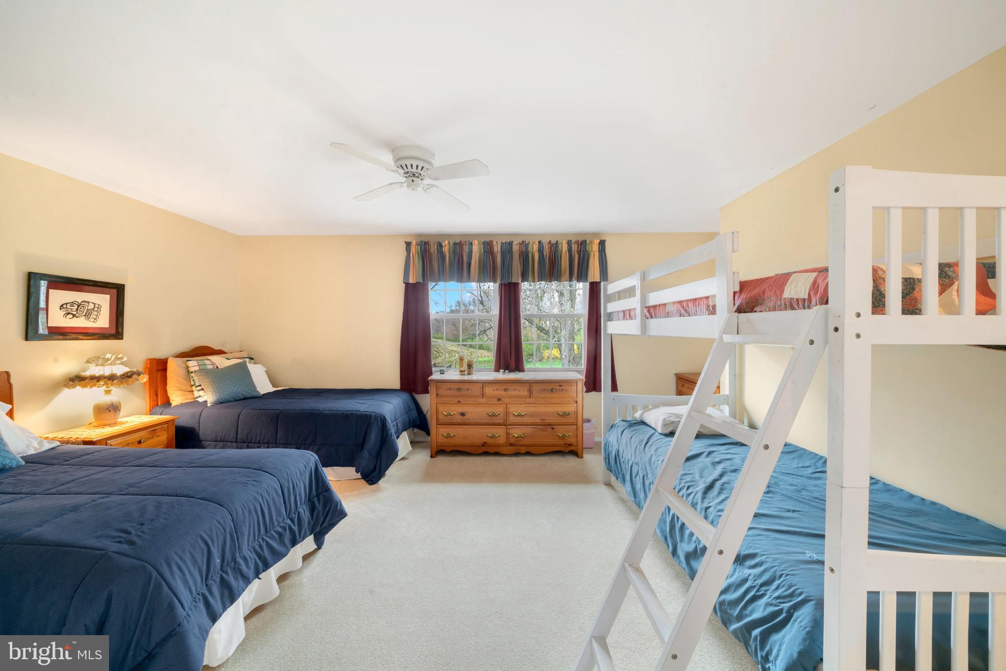 5905 CHAR LEIGH CIRCLE