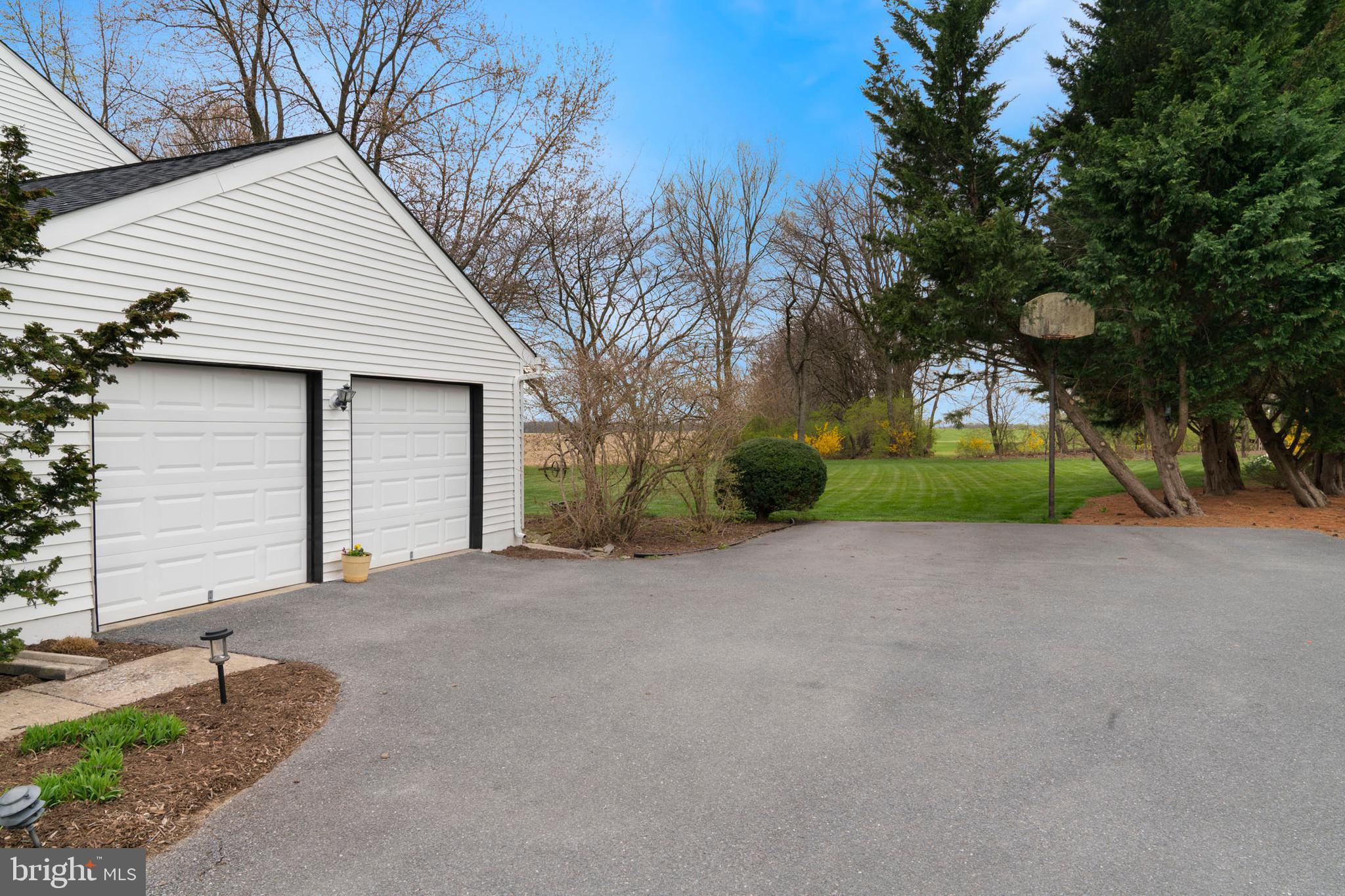 5905 CHAR LEIGH CIRCLE