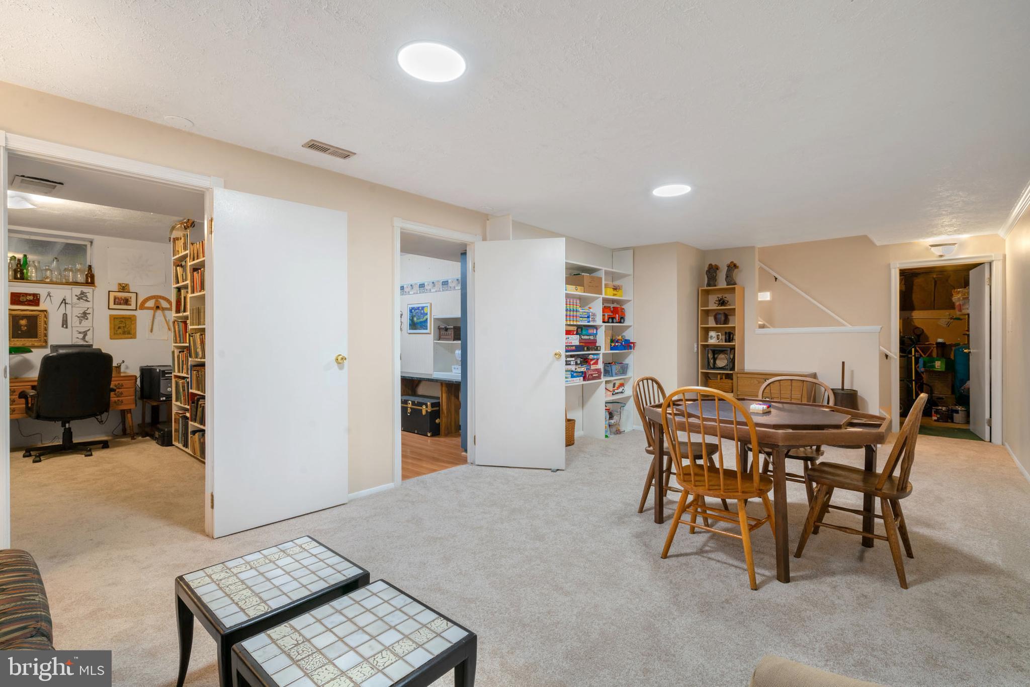 5905 CHAR LEIGH CIRCLE