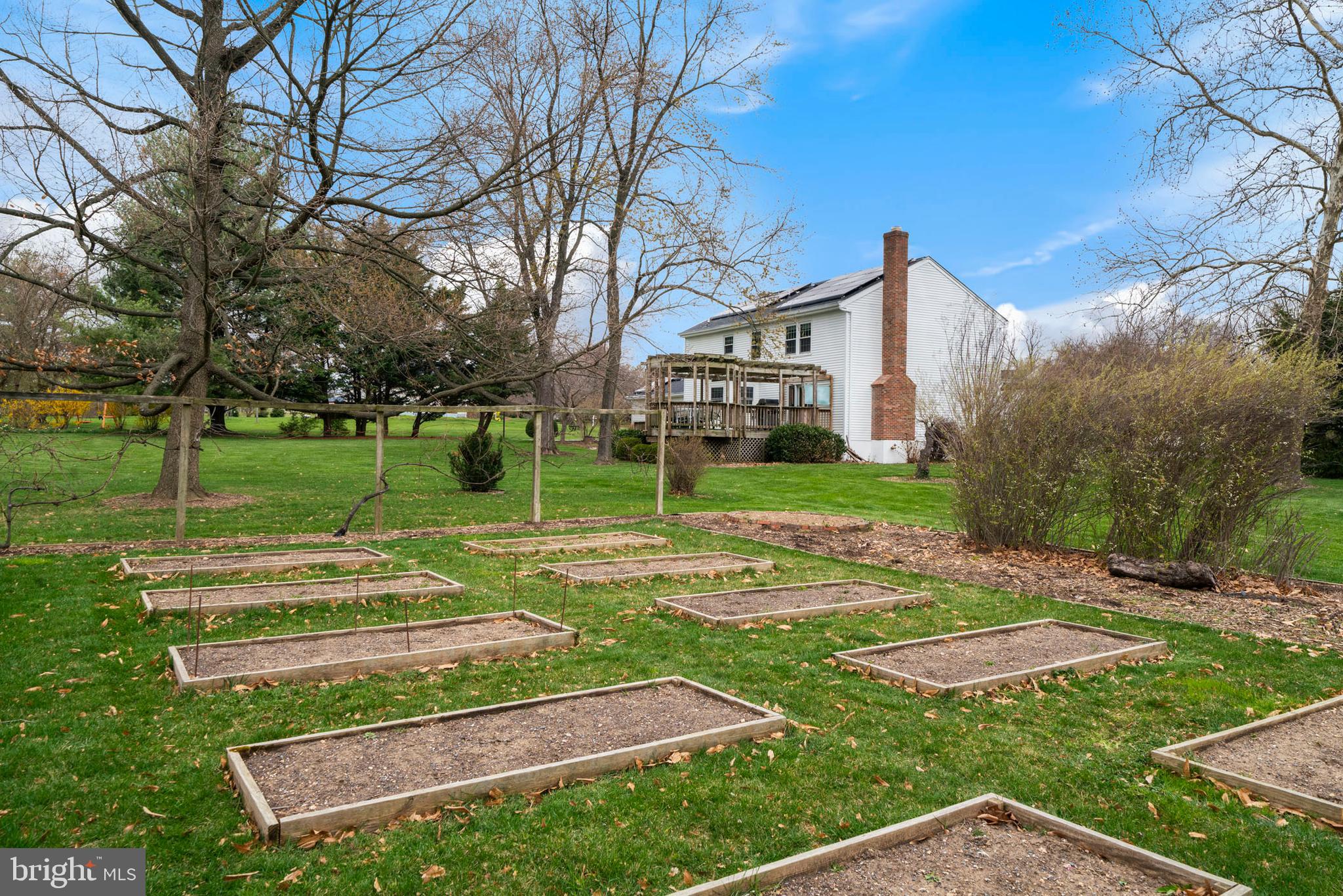 5905 CHAR LEIGH CIRCLE
