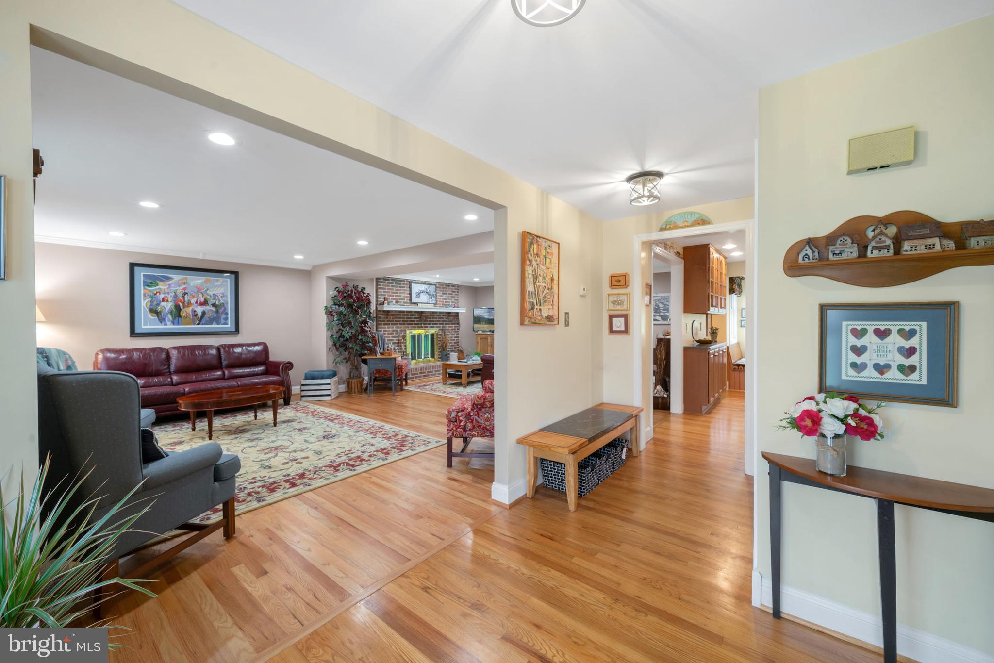 5905 CHAR LEIGH CIRCLE