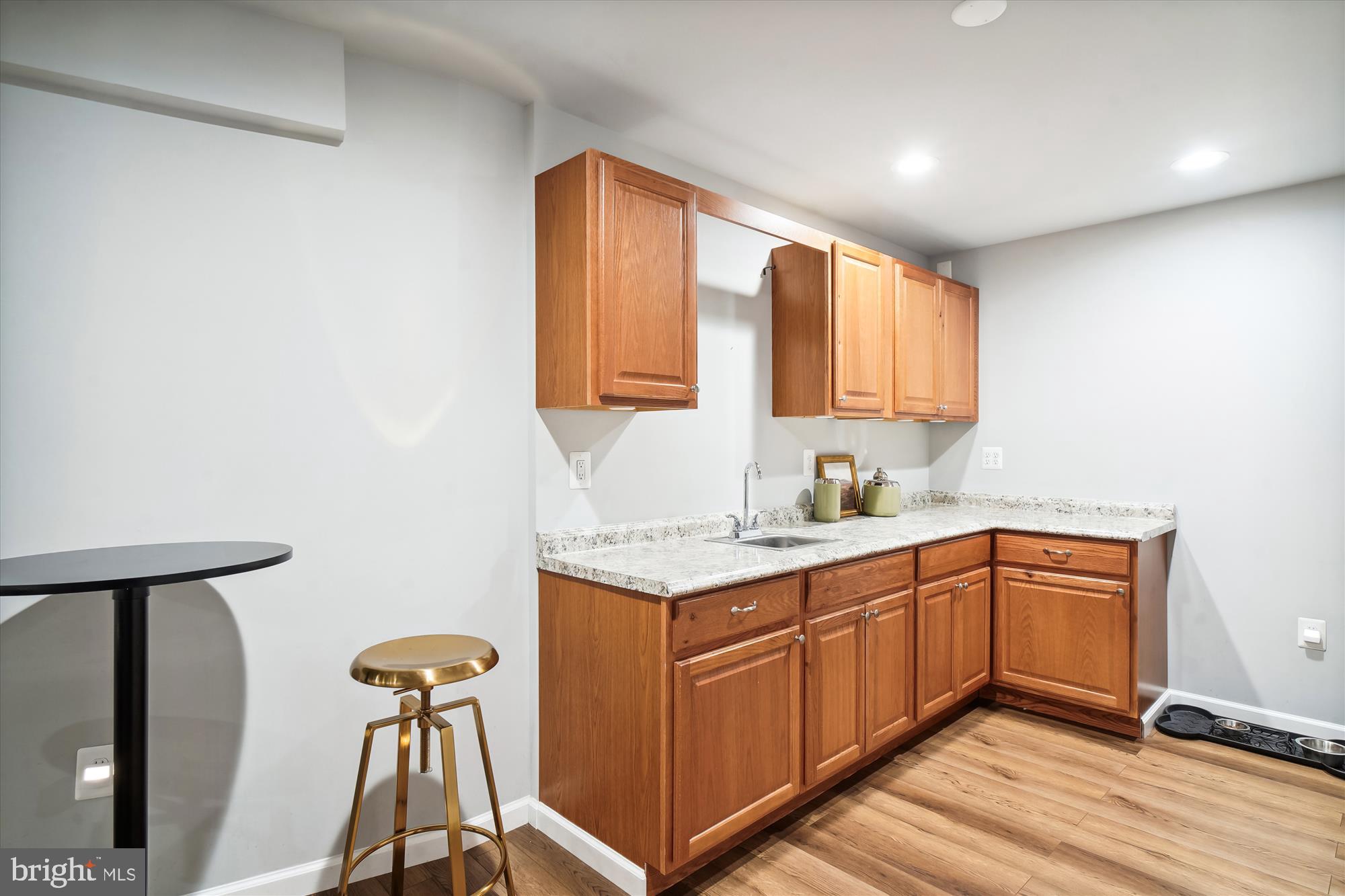 405 GLENBROOK DRIVE
