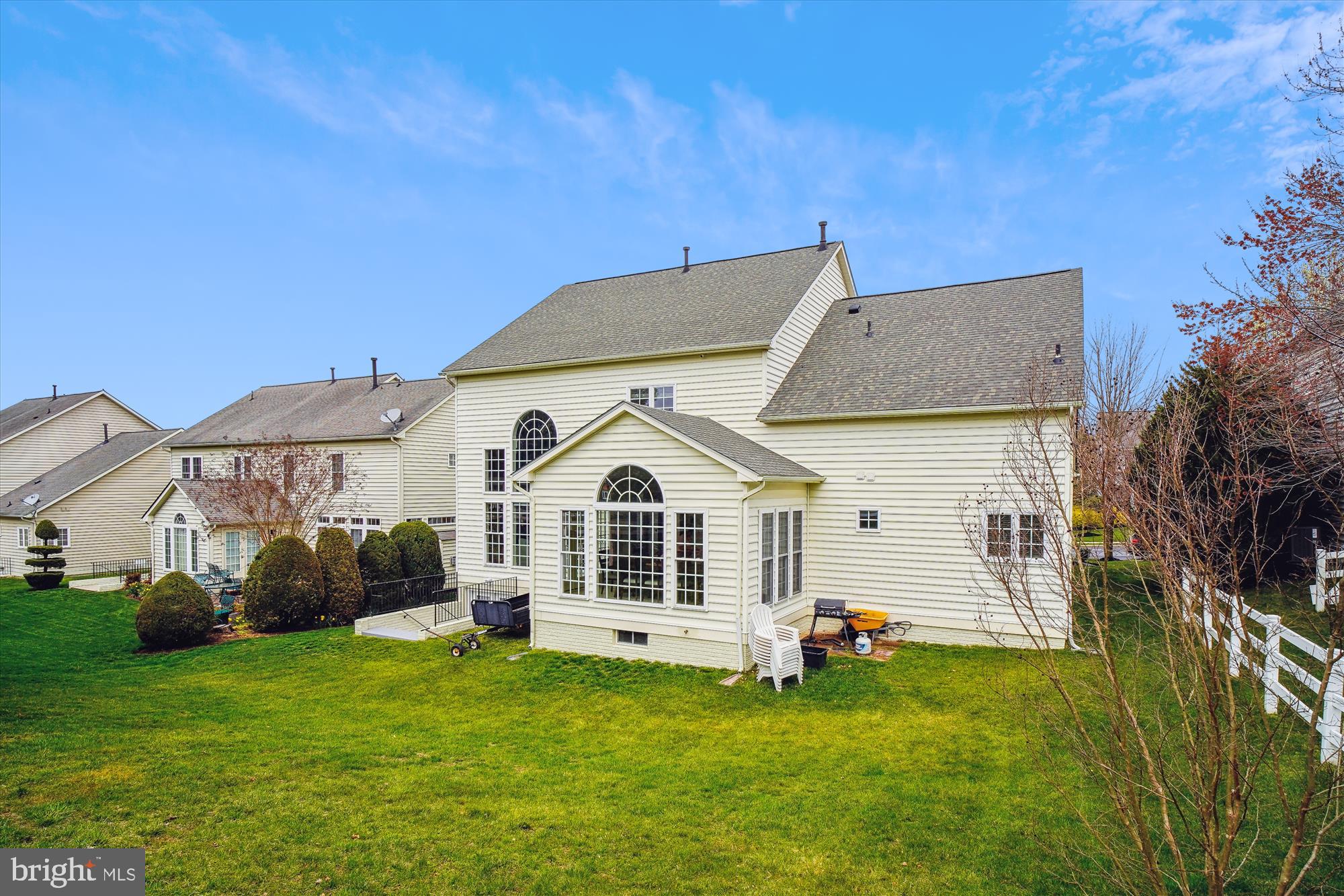 405 GLENBROOK DRIVE