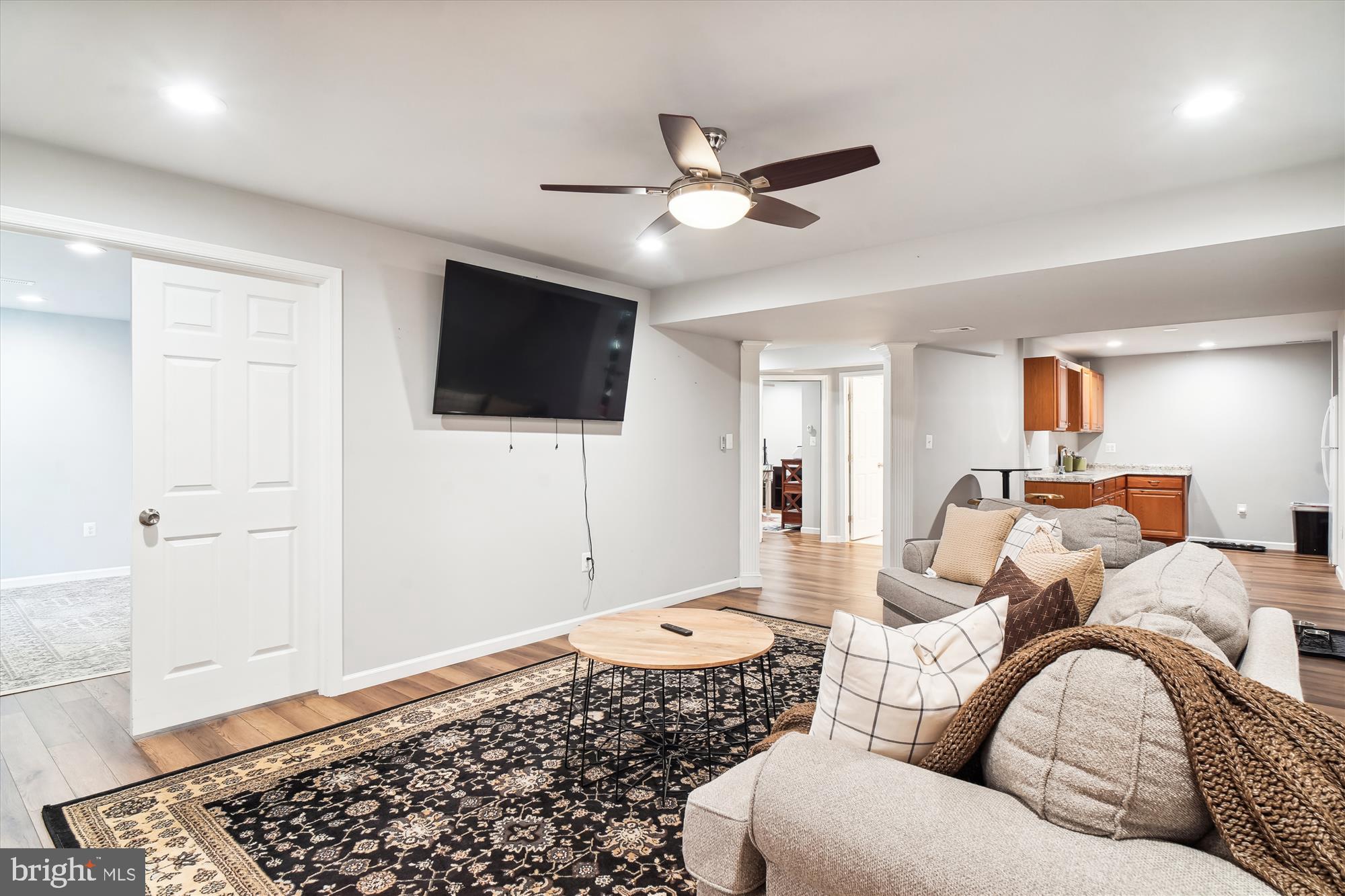 405 GLENBROOK DRIVE