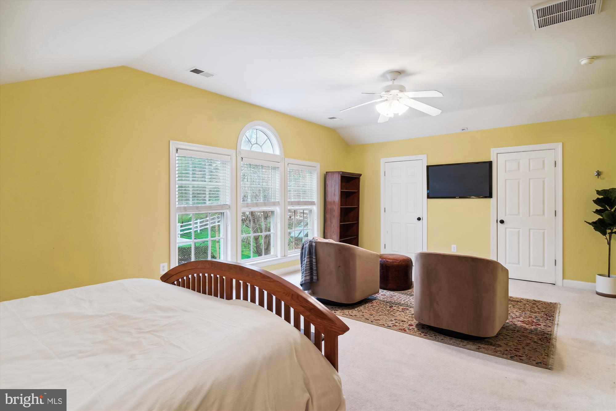 405 GLENBROOK DRIVE