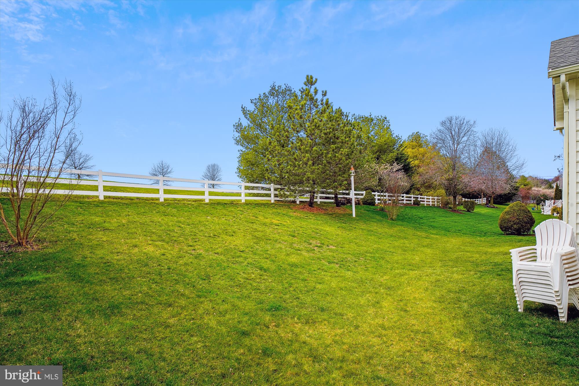 405 GLENBROOK DRIVE