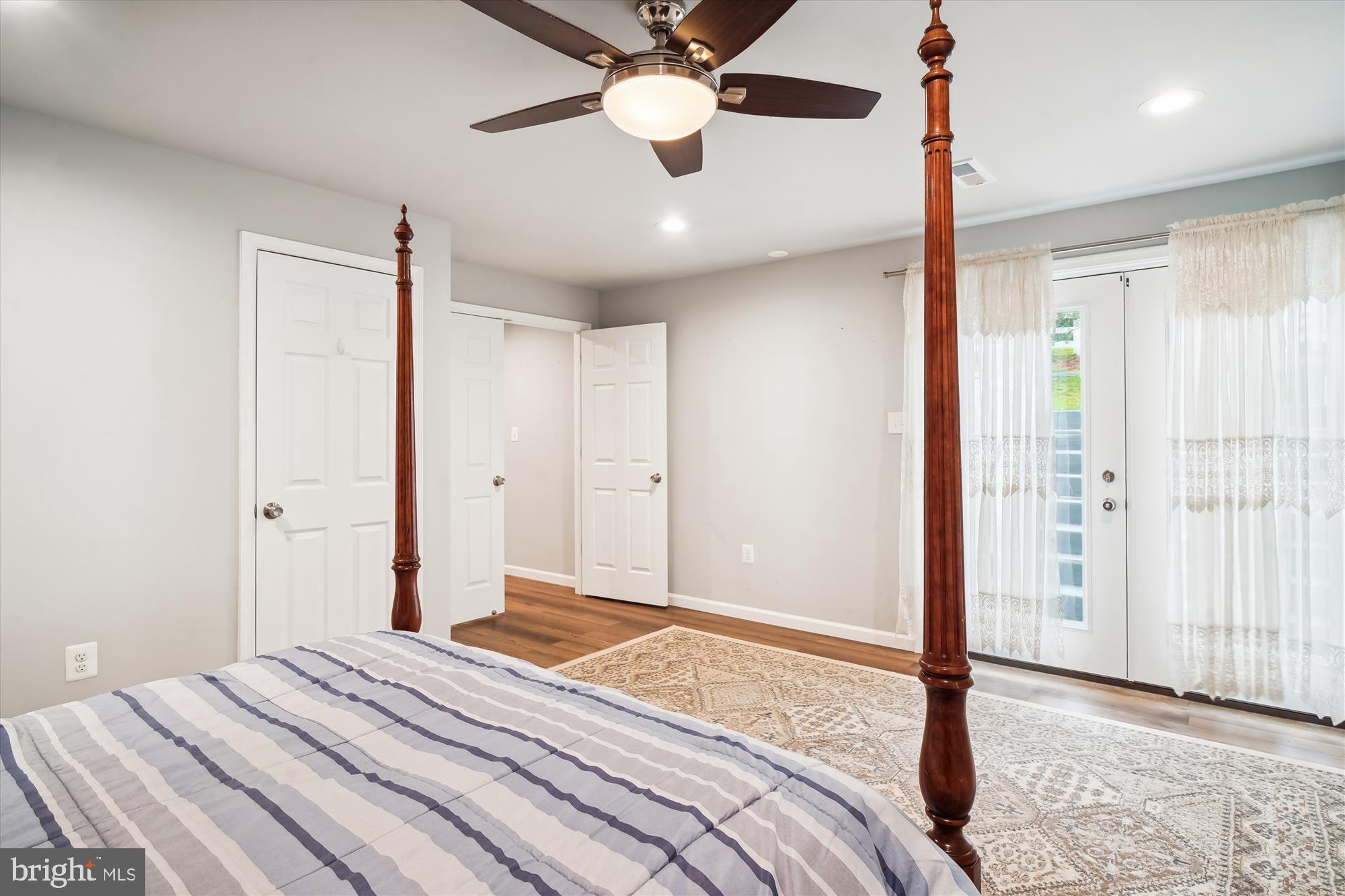 405 GLENBROOK DRIVE