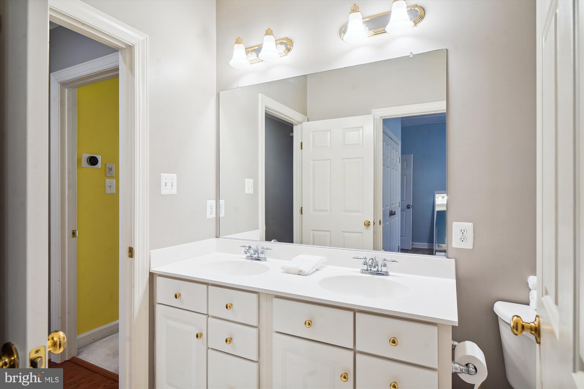 405 GLENBROOK DRIVE
