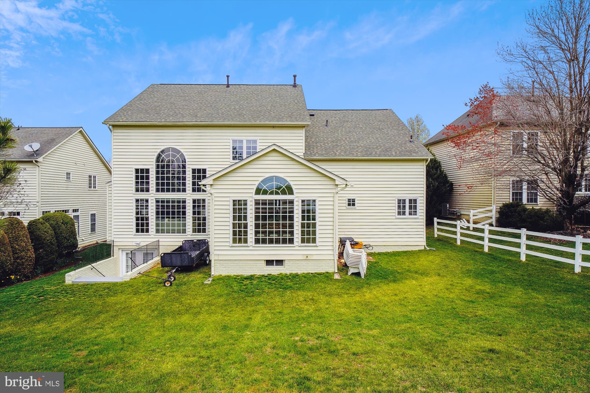 405 GLENBROOK DRIVE