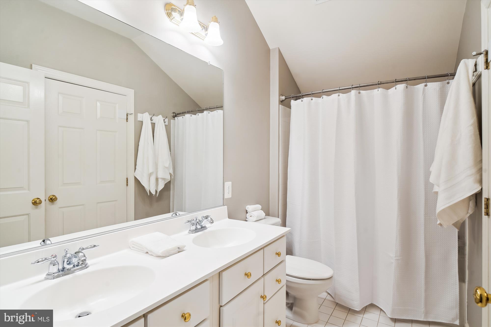 405 GLENBROOK DRIVE