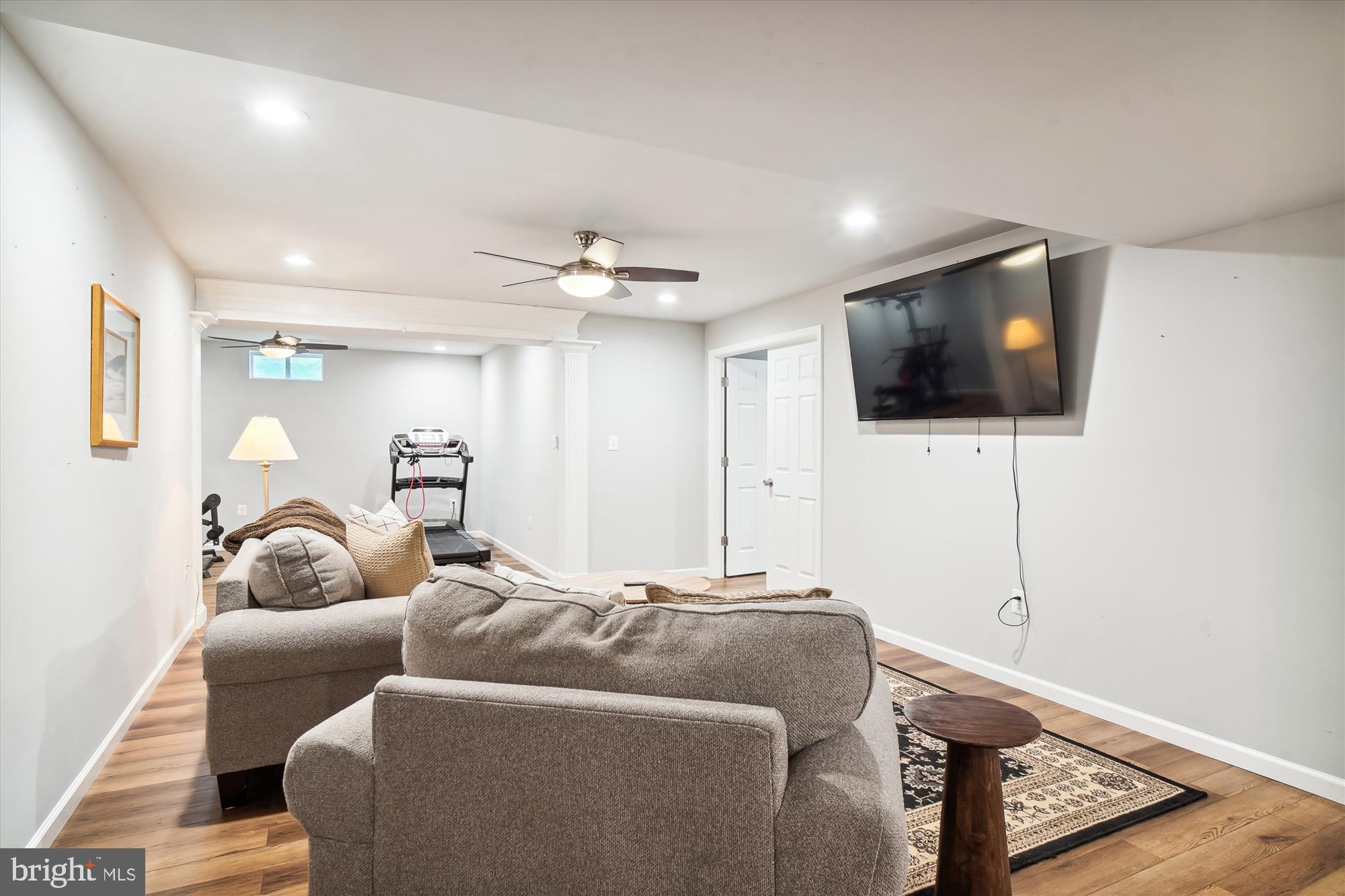 405 GLENBROOK DRIVE