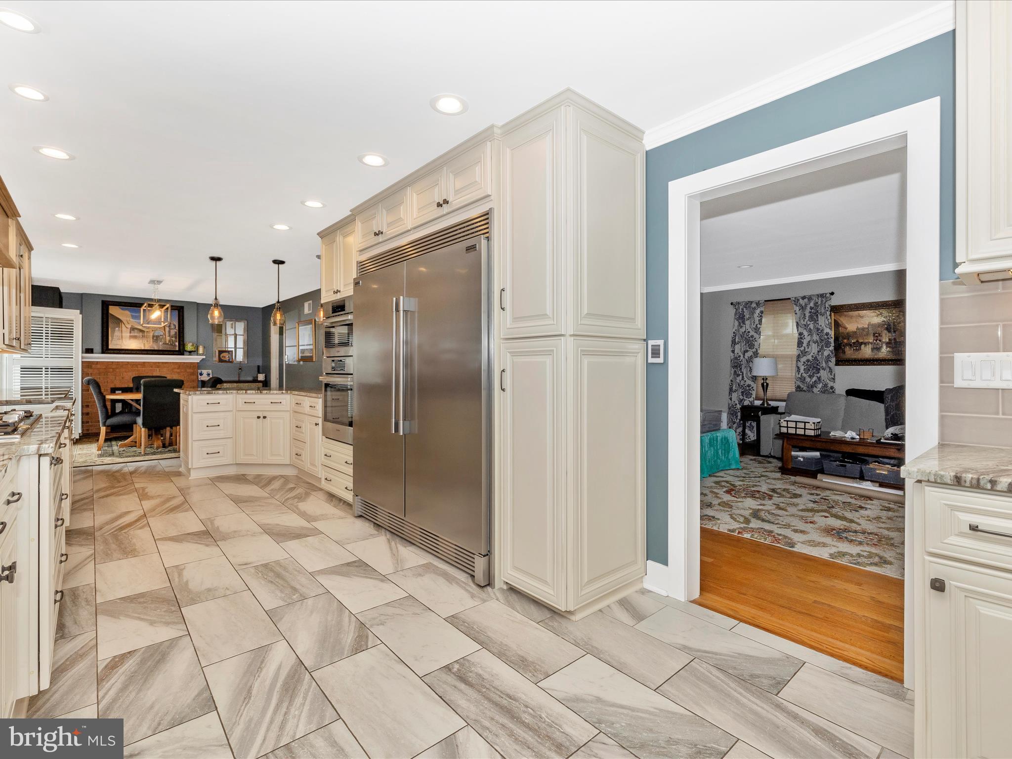 213 LINDEN BOULEVARD