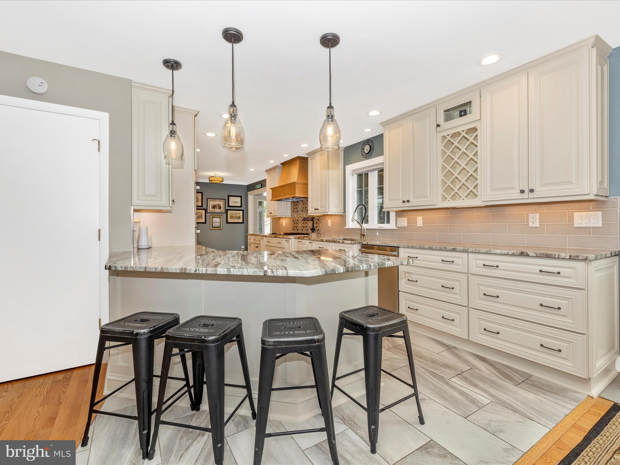 213 LINDEN BOULEVARD