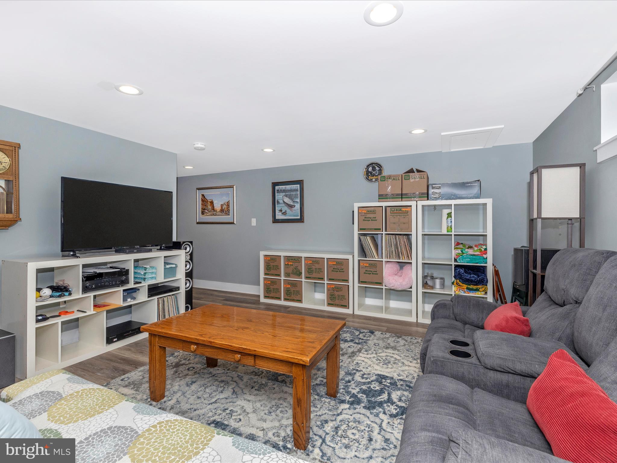 213 LINDEN BOULEVARD