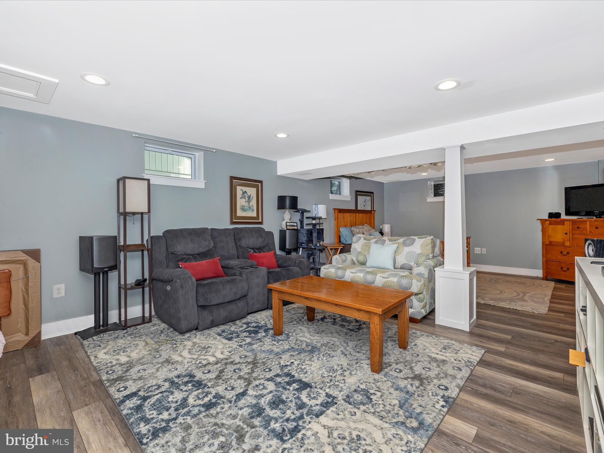 213 LINDEN BOULEVARD