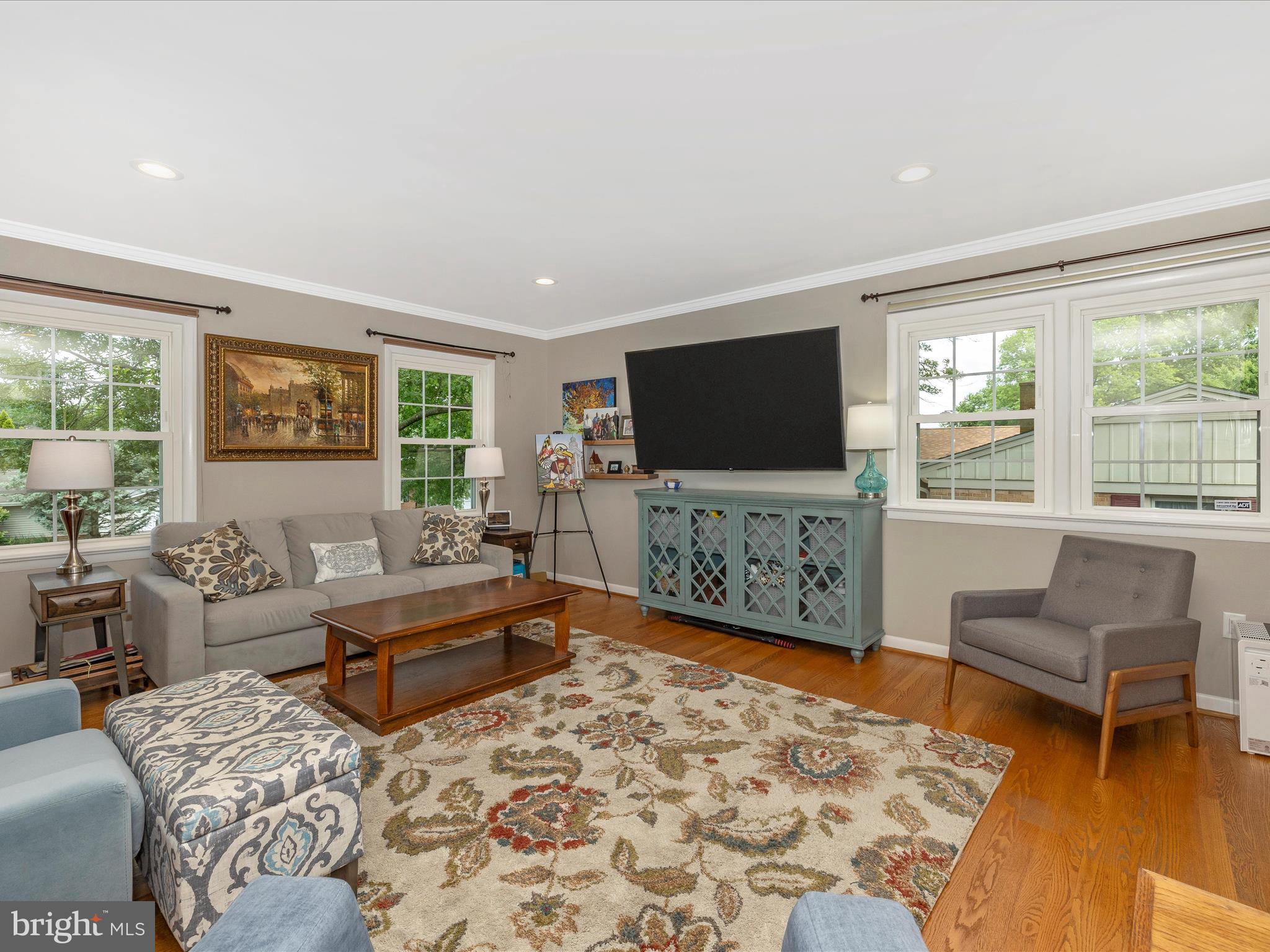 213 LINDEN BOULEVARD