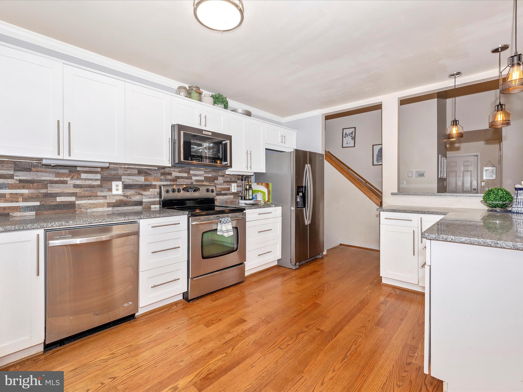 5740 WINDSONG COURT