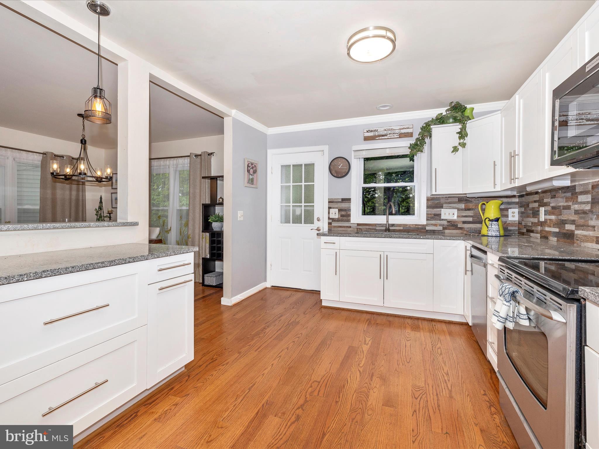 5740 WINDSONG COURT
