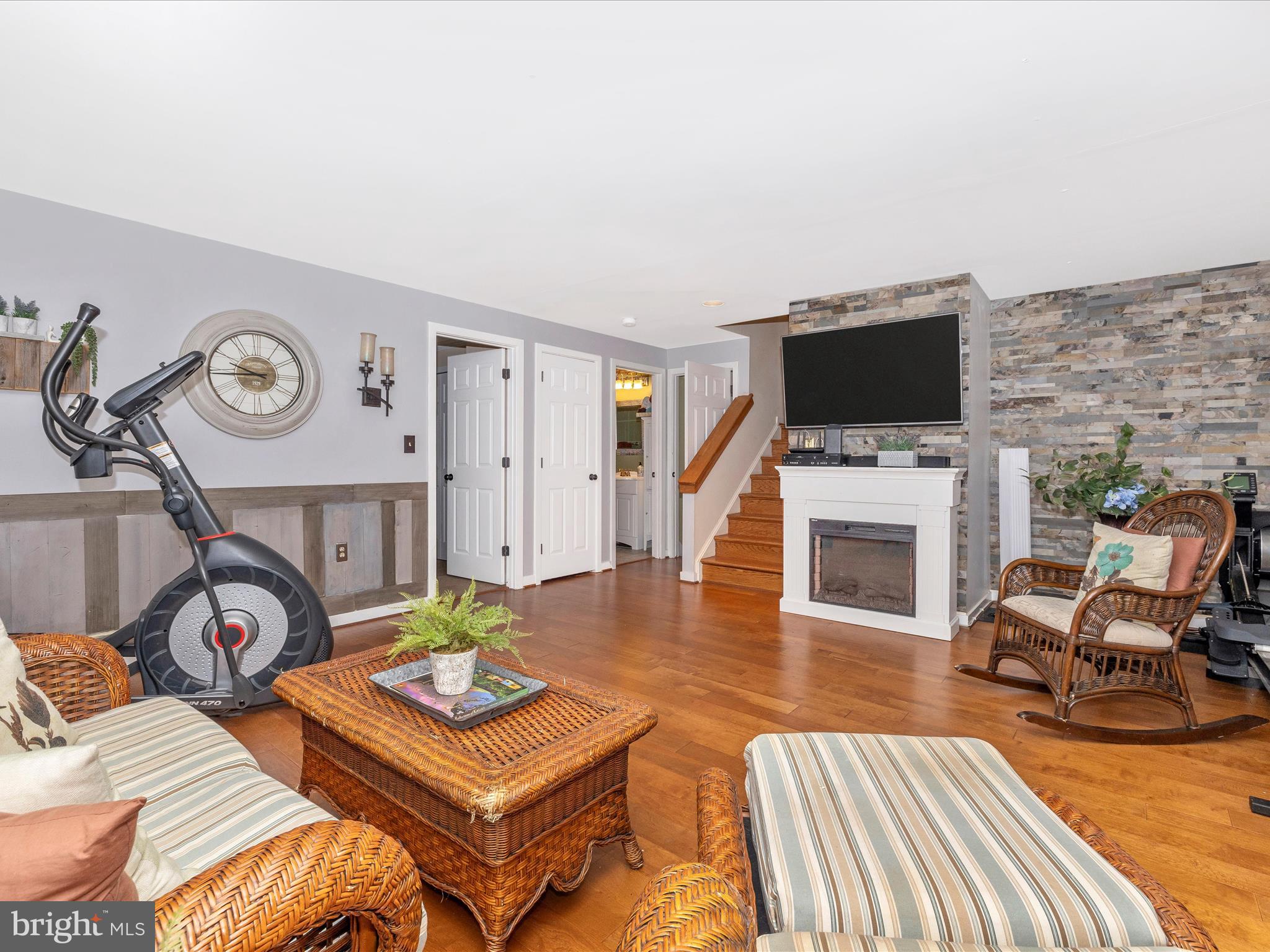 5740 WINDSONG COURT
