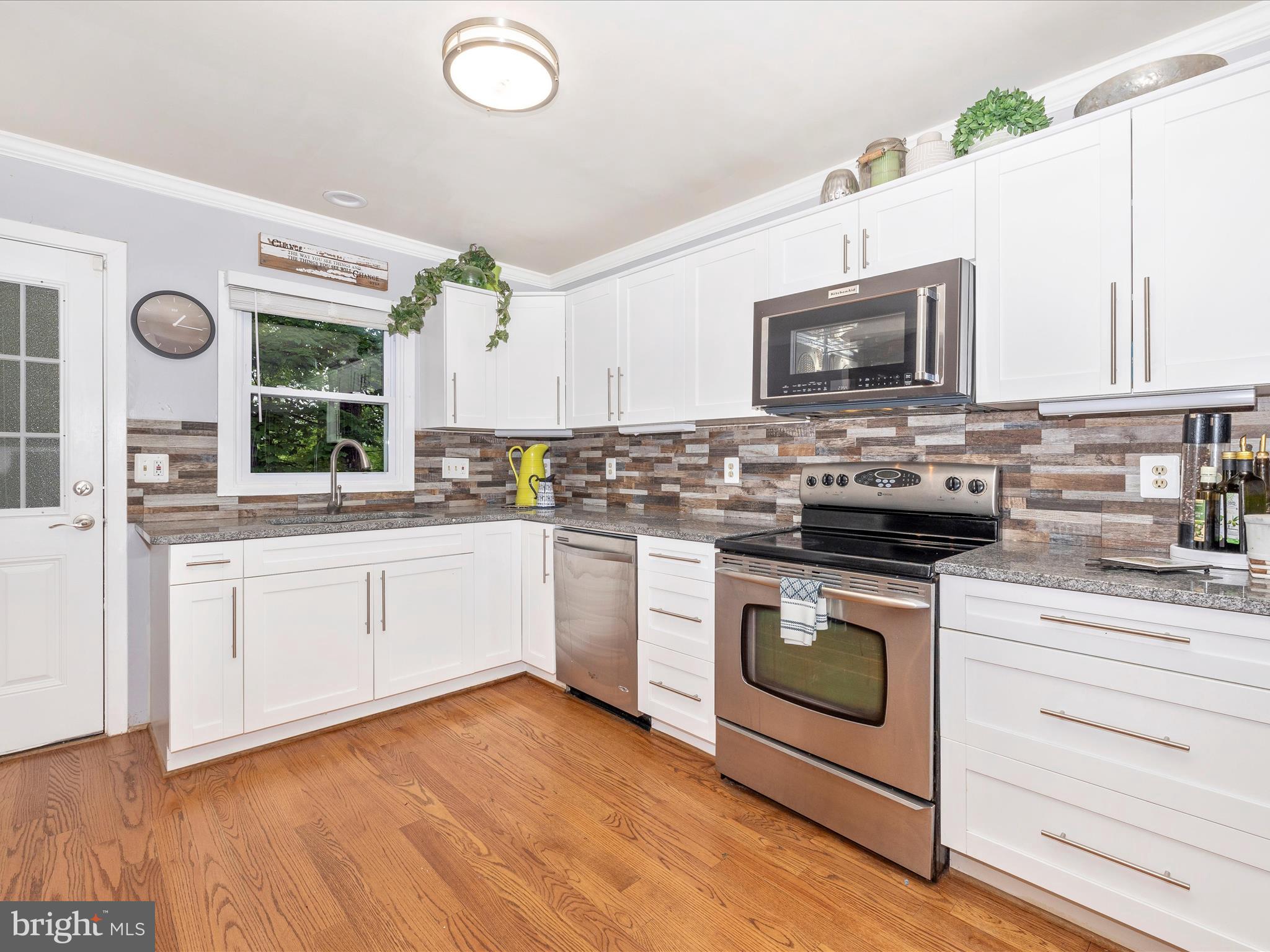 5740 WINDSONG COURT