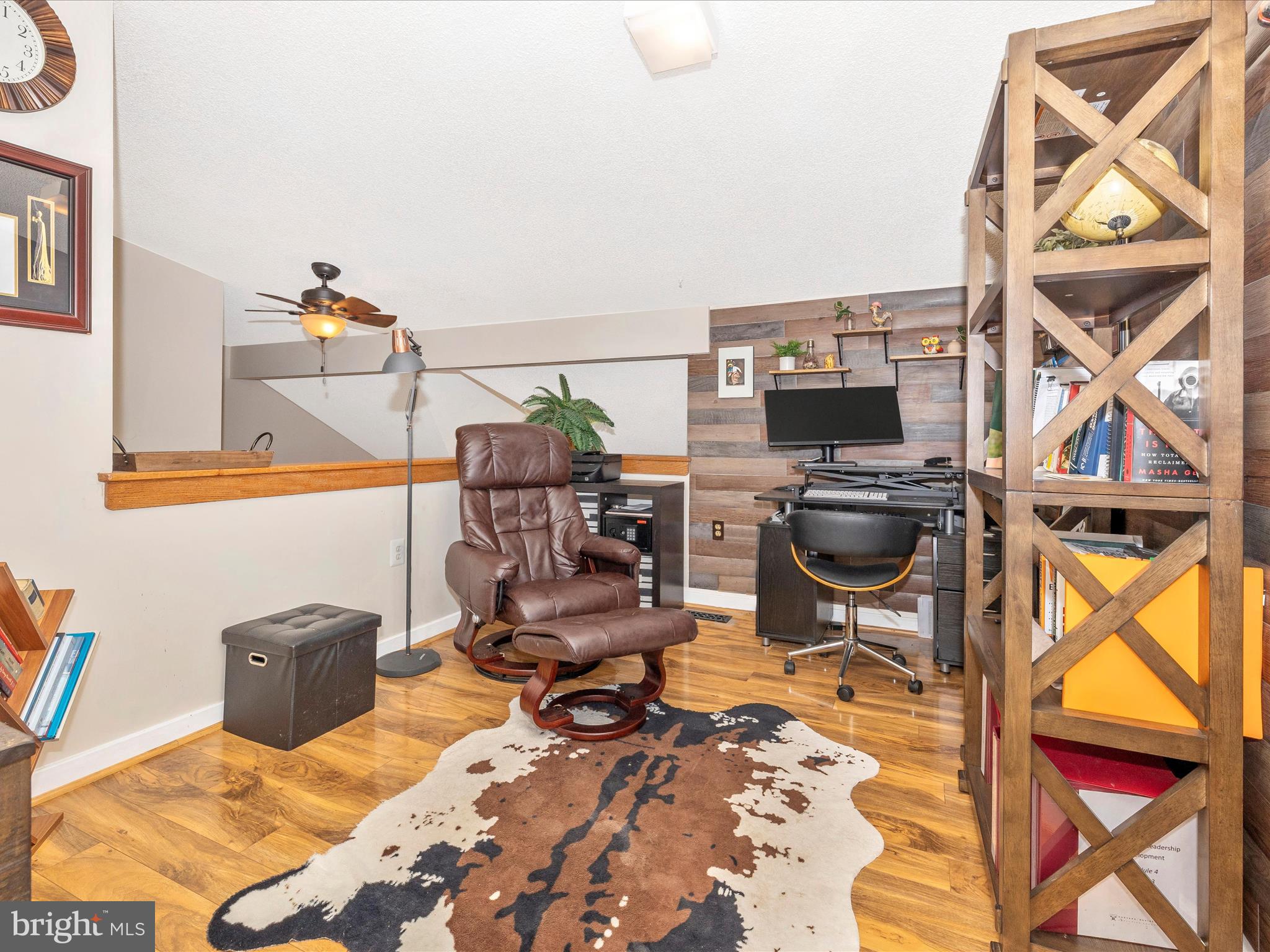 5740 WINDSONG COURT