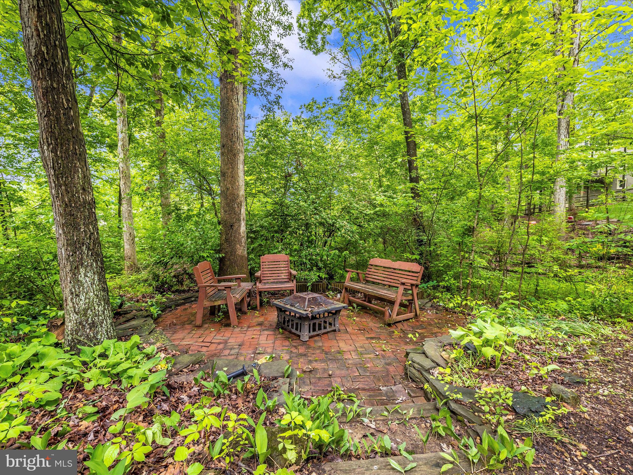 5740 WINDSONG COURT