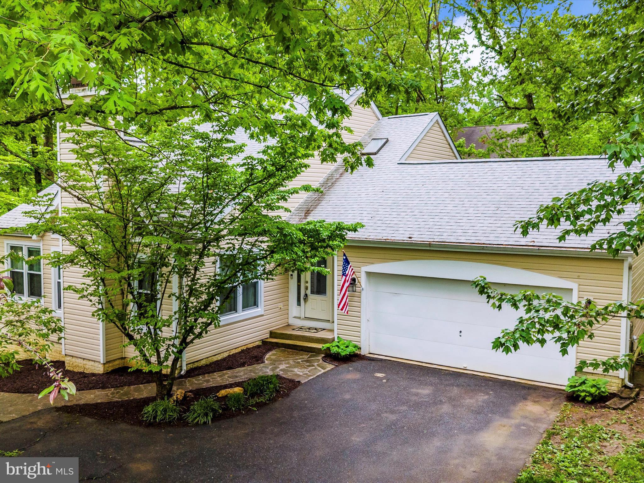 5740 WINDSONG COURT