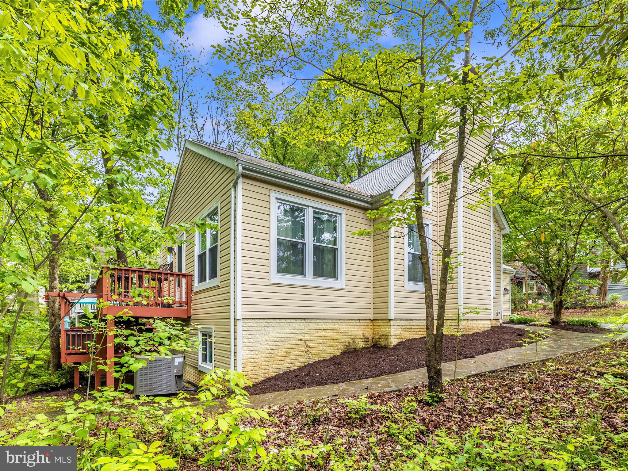 5740 WINDSONG COURT