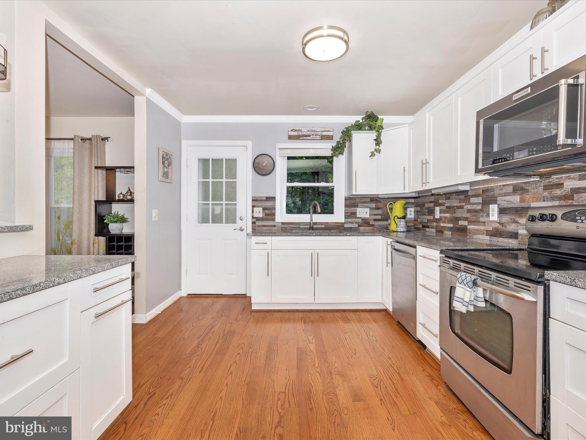 5740 WINDSONG COURT