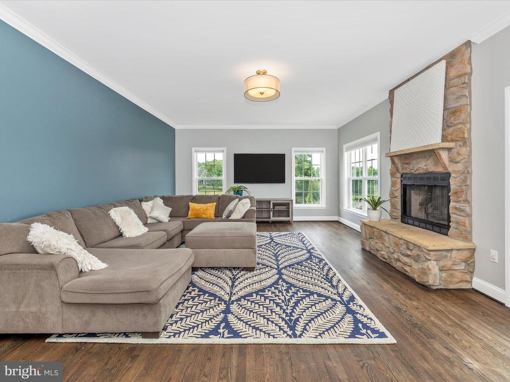 3320 SUEMAC COURT