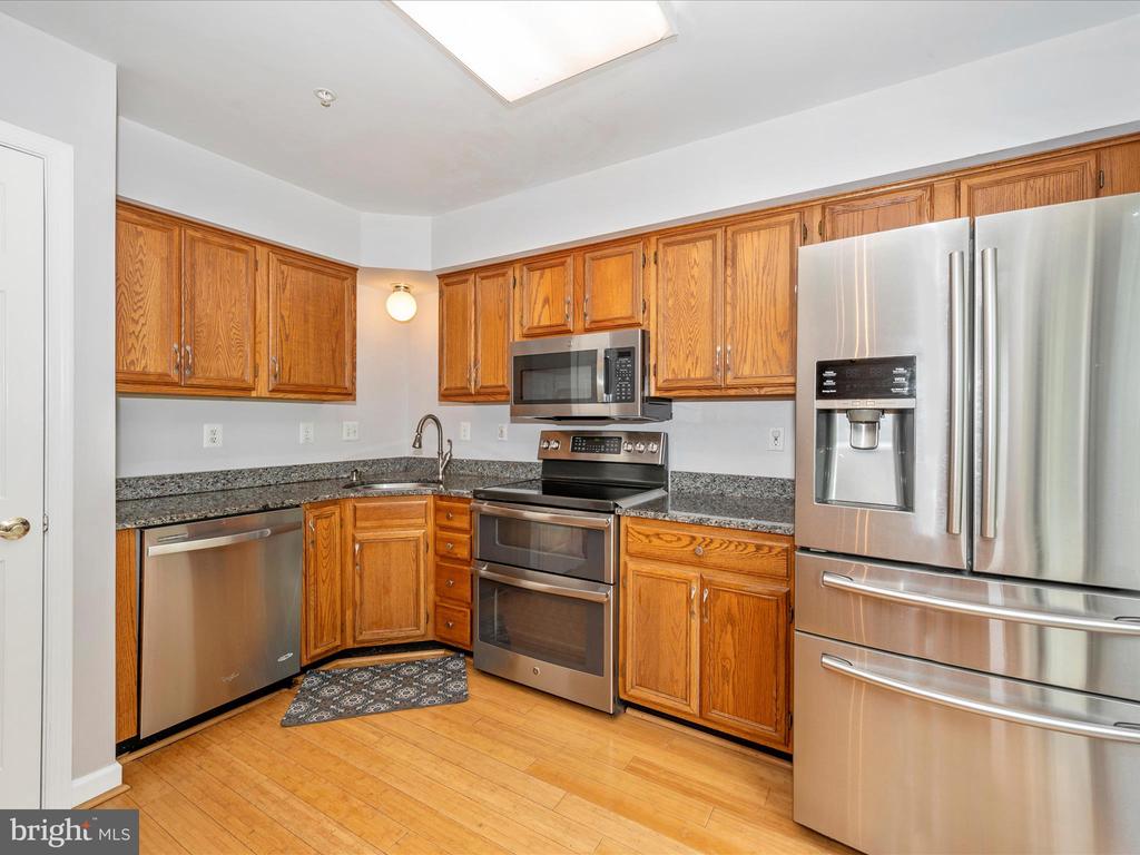 5629 ROCKLEDGE COURT