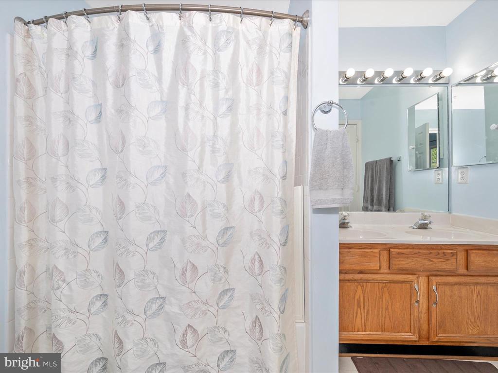 5629 ROCKLEDGE COURT