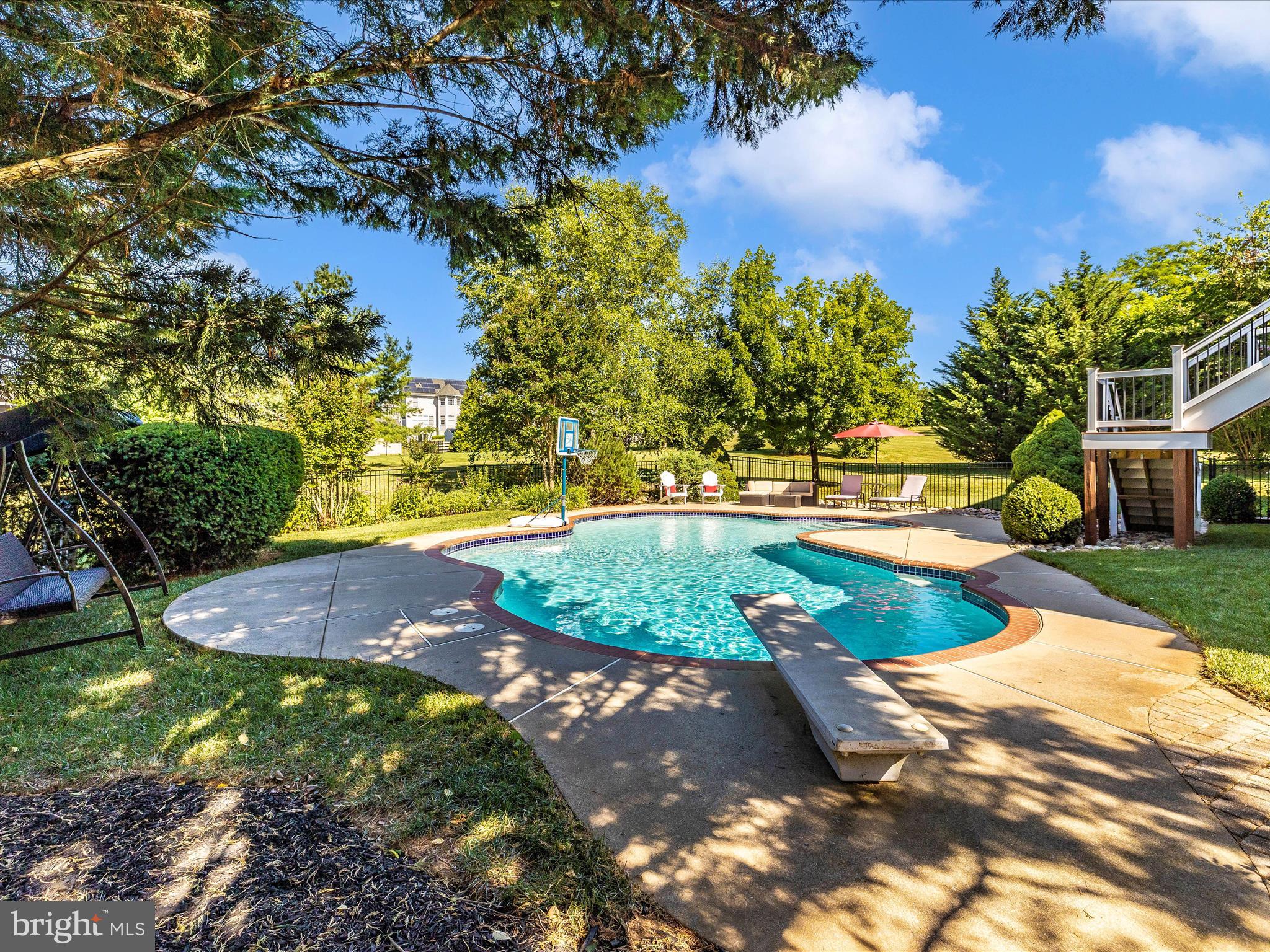 6 ASHKY COURT