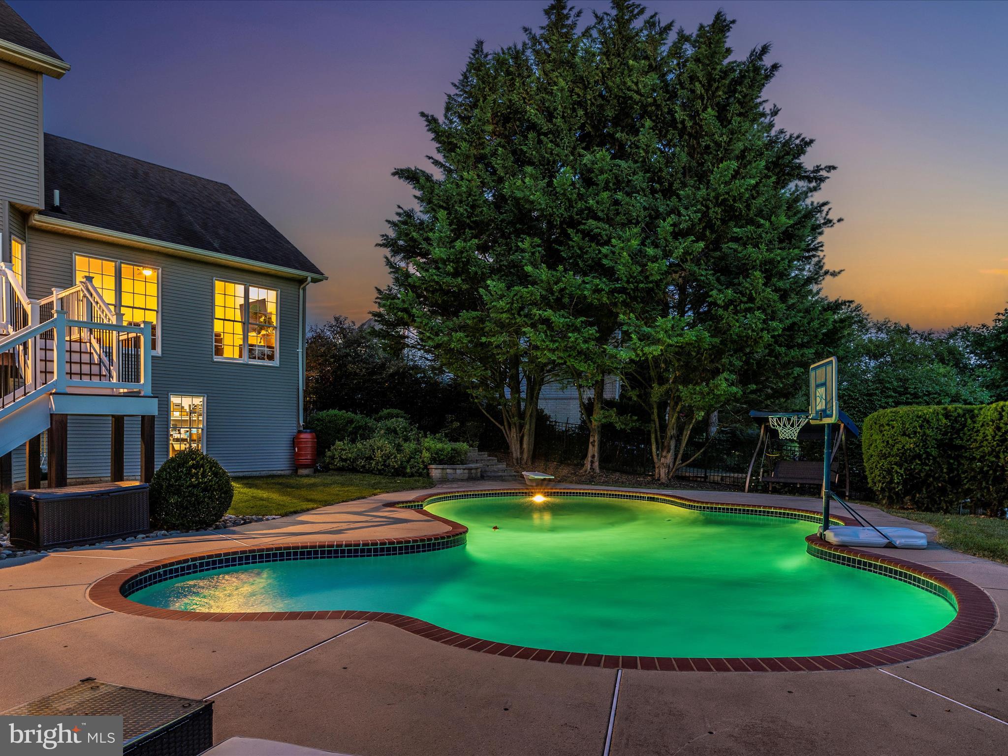 6 ASHKY COURT
