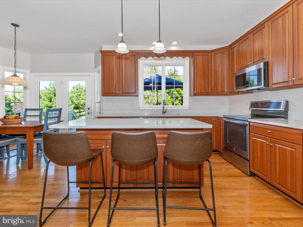 6 ASHKY COURT