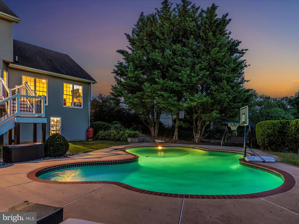 6 ASHKY COURT