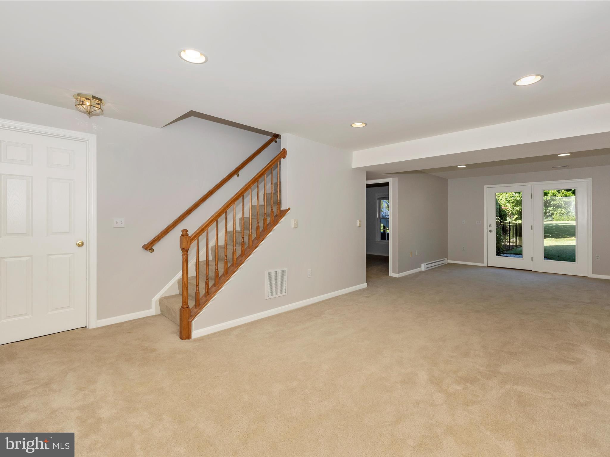 6 ASHKY COURT