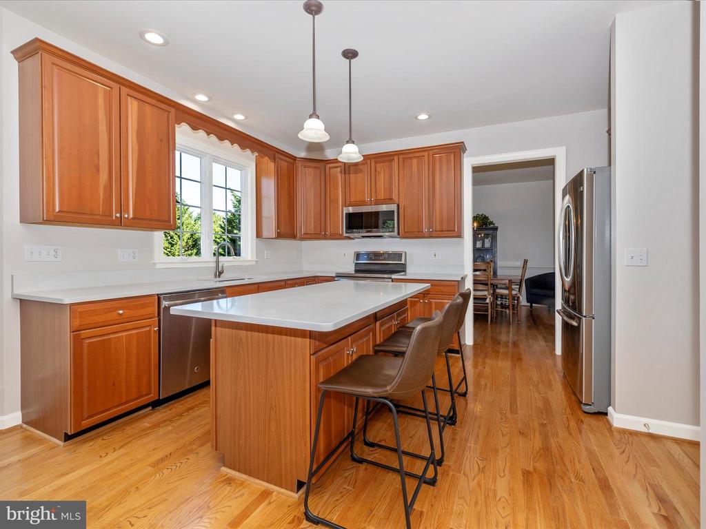 6 ASHKY COURT