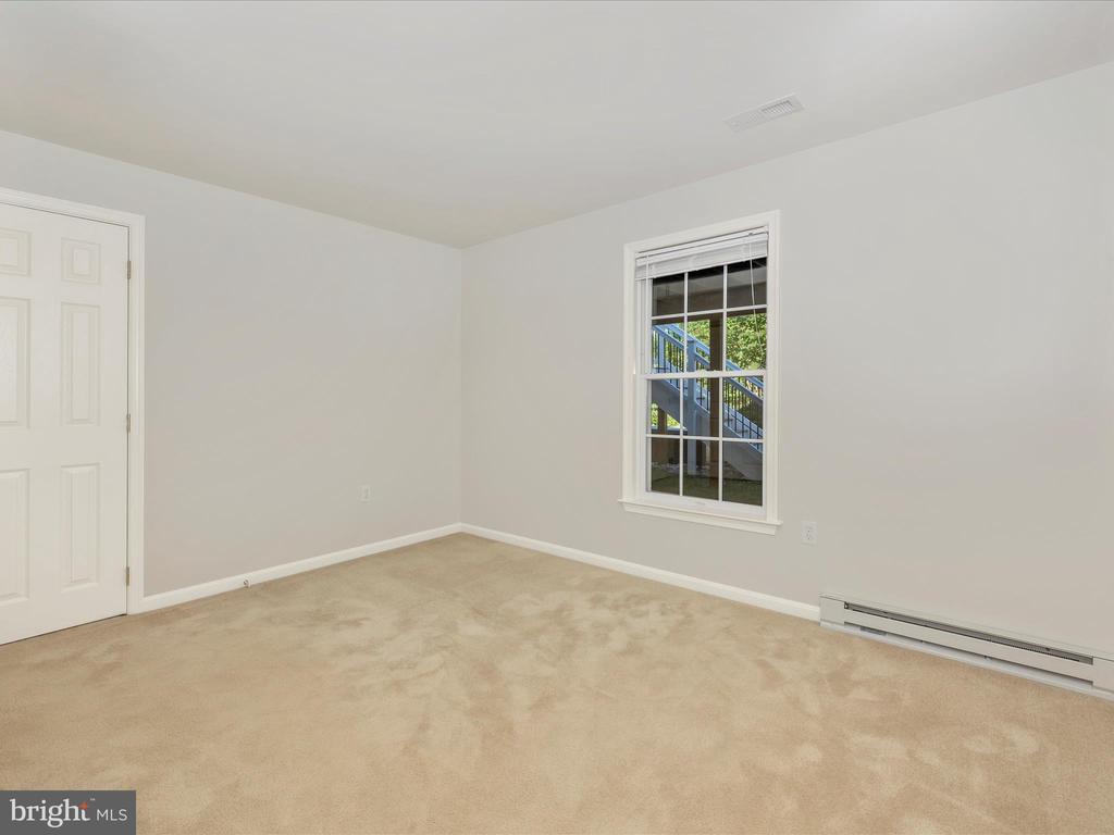 6 ASHKY COURT