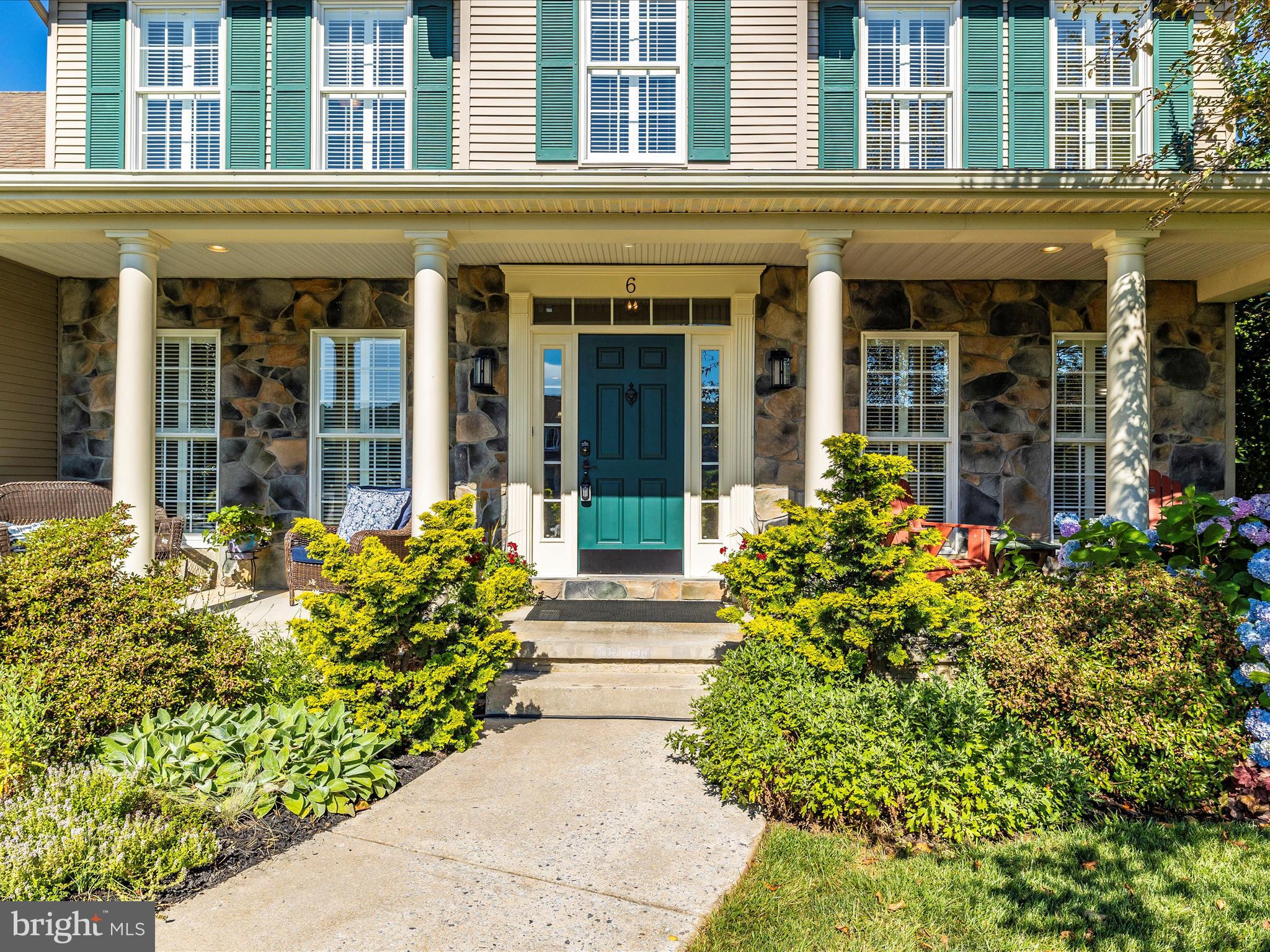 6 ASHKY COURT