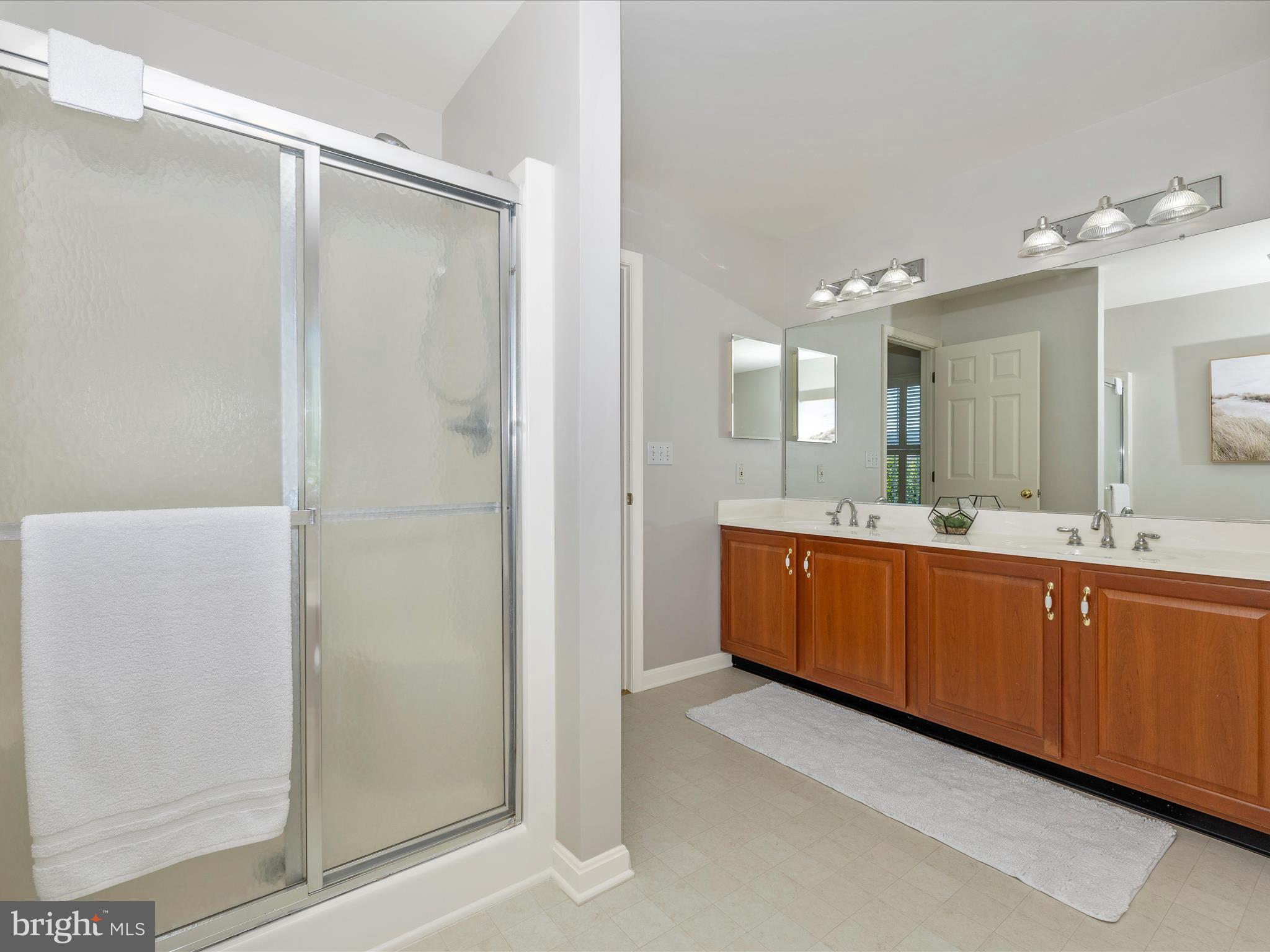 6 ASHKY COURT