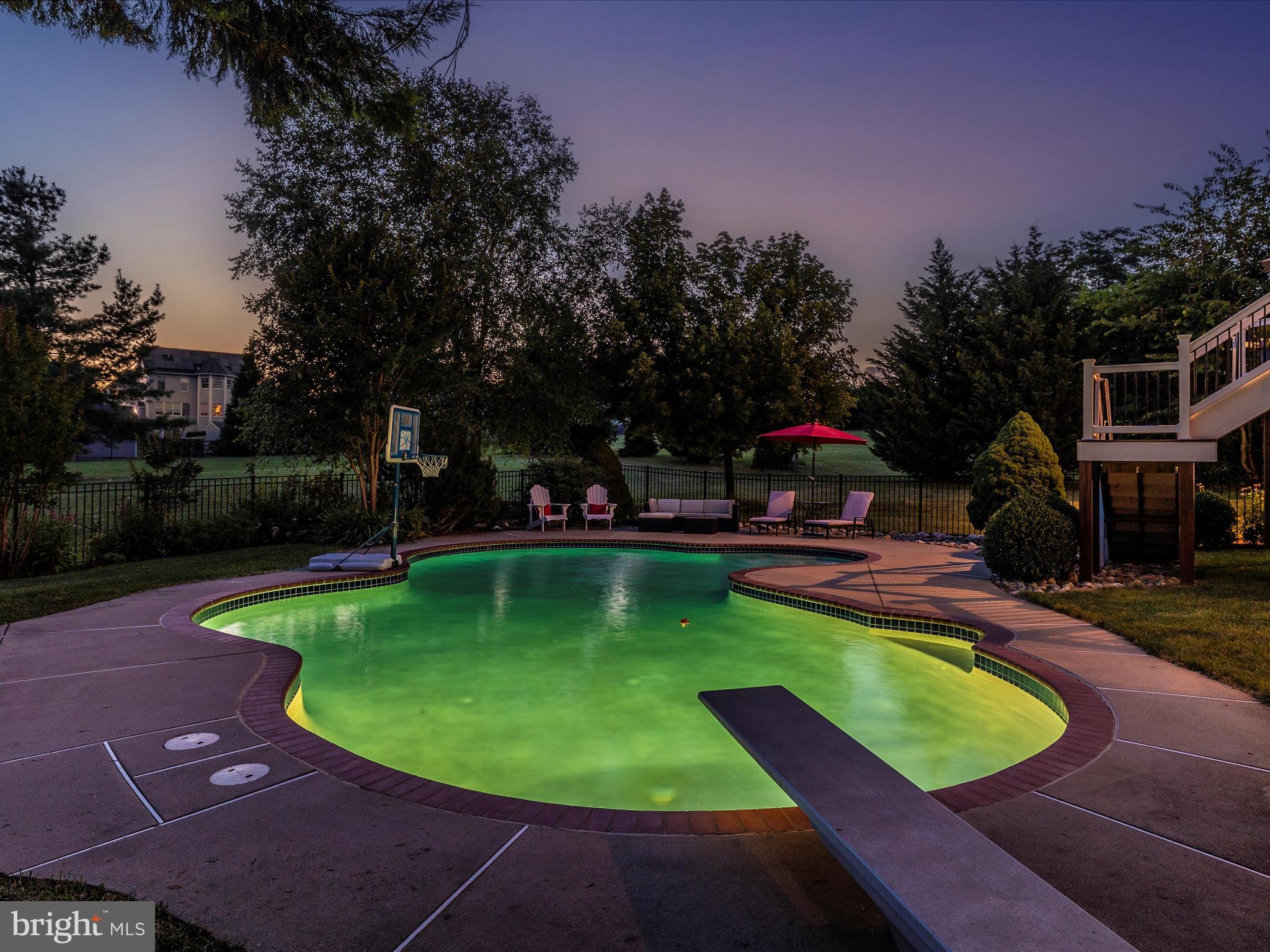 6 ASHKY COURT
