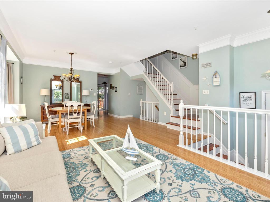 900 JUBAL WAY