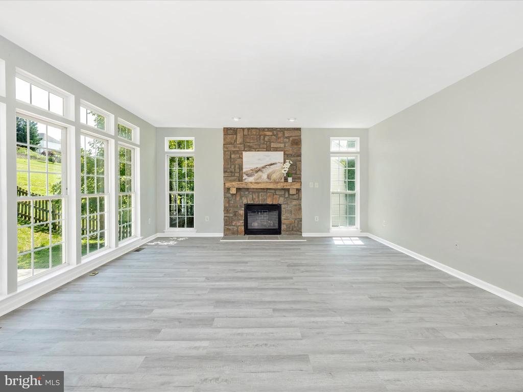 5 N POINTE TERRACE