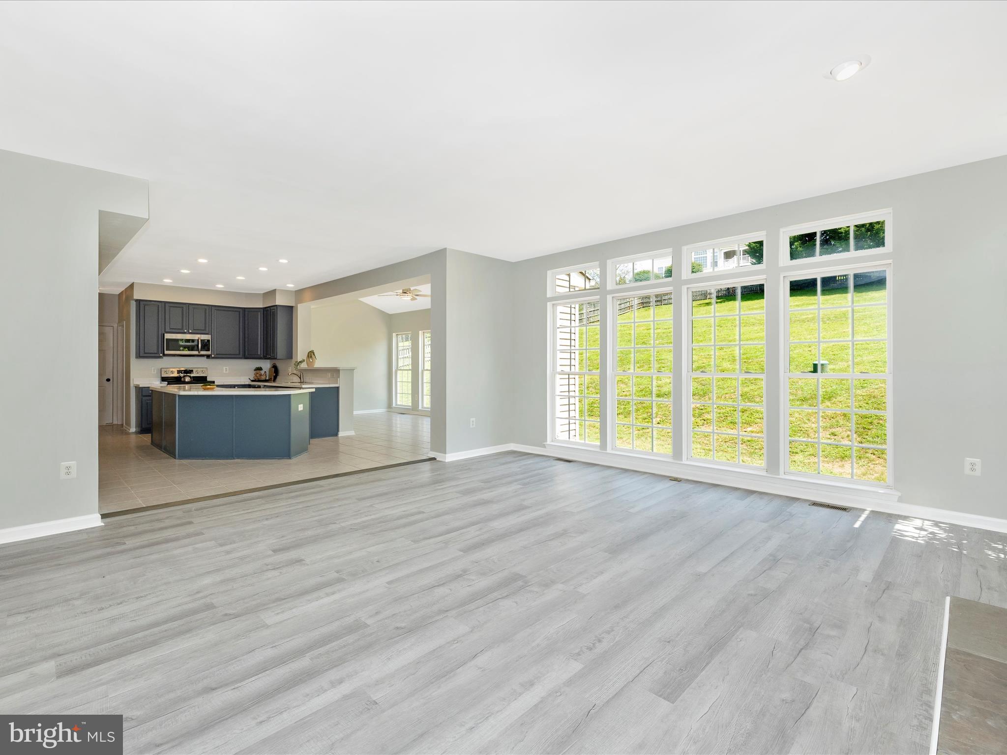 5 N POINTE TERRACE