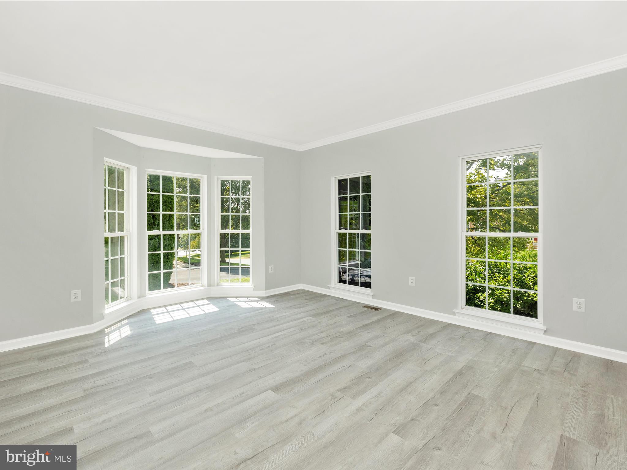 5 N POINTE TERRACE