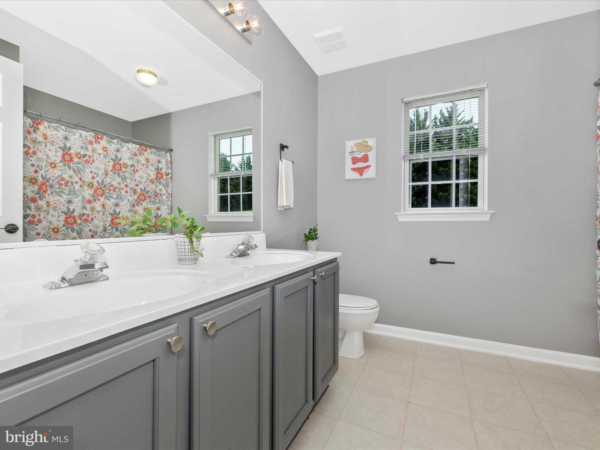 5 N POINTE TERRACE