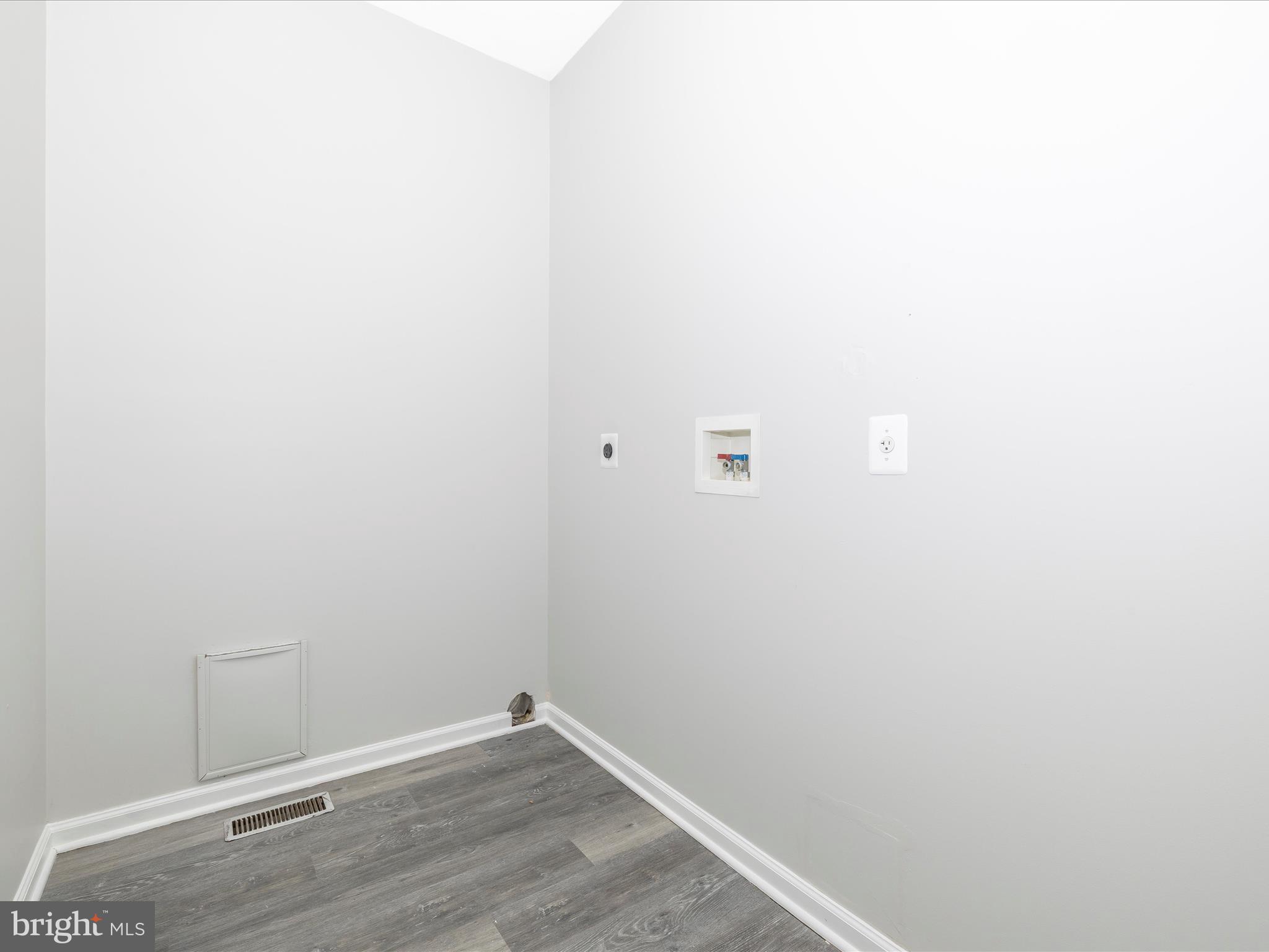 5 N POINTE TERRACE