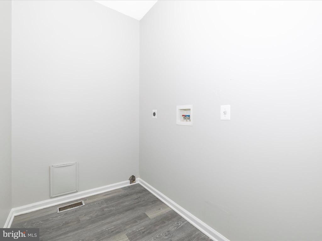 5 N POINTE TERRACE